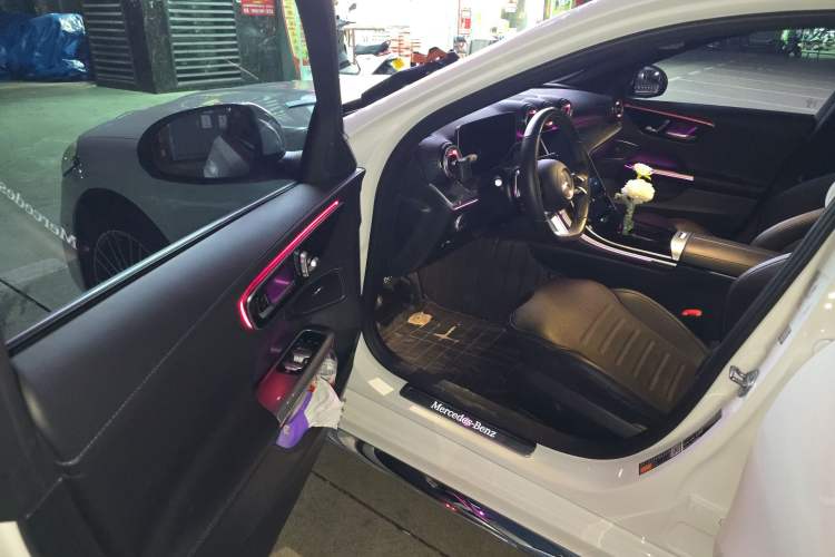 Used Mercedes-Benz C-Class 2022 Restyled C 260 L Sport Edition Driver Seat