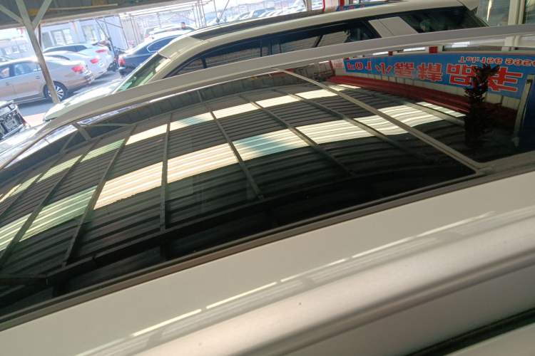 Used Haval JOLION 2021 1.5T Automatic Four-Door Version Roof