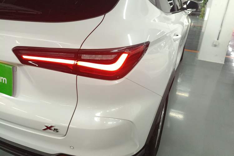 Used CHANGAN OSHAN X5 2021 1.6L CVT Luxury Model