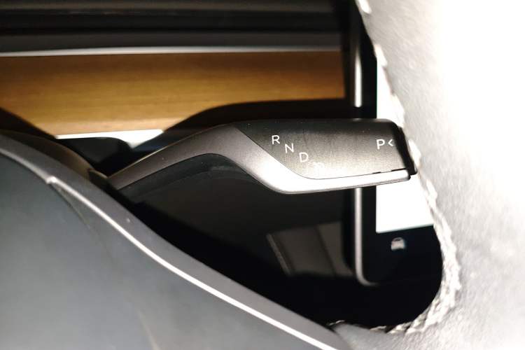 Used Tesla Model Y 2022 Revised Version Rear-Wheel Drive Gear Lever