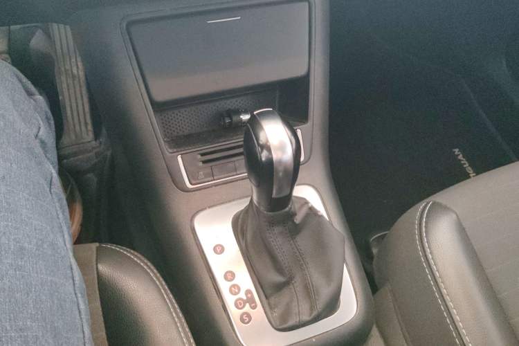 Used Volkswagen Tiguan 2017 300TSI Automatic Two-Wheel Drive Silk Road Luxury Edition Gear Lever