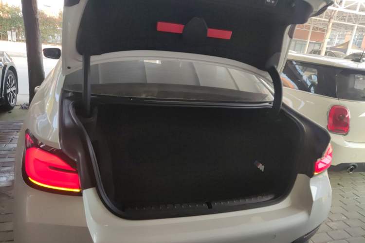 Used BMW 5 Series 2022 Restyled 530Li Leading Edition M Sport Package