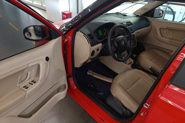 Used Skoda Fabia 2014 1.4L Automatic Crystal Edition Driver Seat