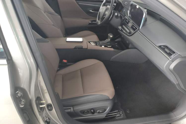 Used Lexus ES 2023 200 Excellence Edition