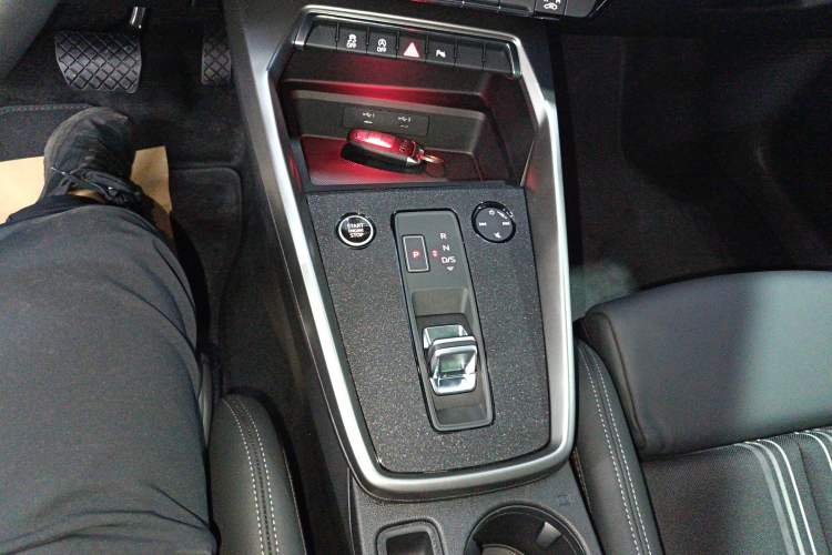 Used Audi A3 2024 A3L Limousine 35 TFSI Fashion Sport Model Gear Lever