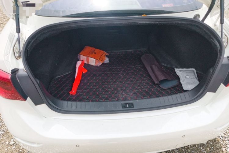 Used Infiniti Q50L 2015 2.0T Enjoyment Edition Trunk