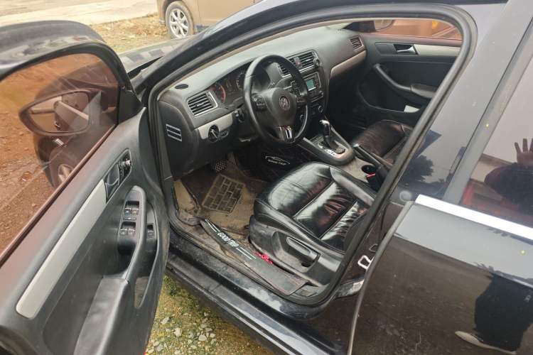 Used Volkswagen Sagitar 2012 1.4TSI Automatic Luxury Edition