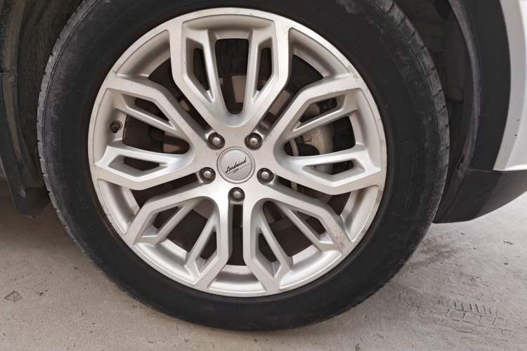 Used Land X7 2015 2.0T Panoramic Prestige Edition Right Front Wheel Hub