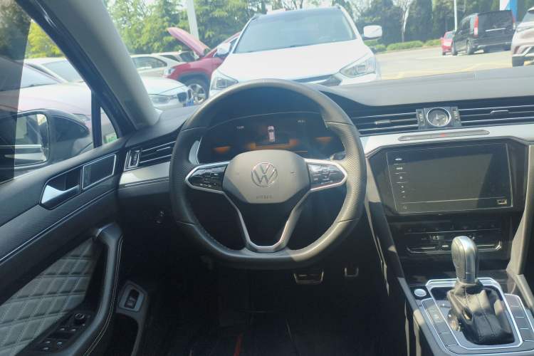 Used Volkswagen Magotan 2023 2 Million Units Limited Edition 330TSI DSG Leading Version Steering Wheel