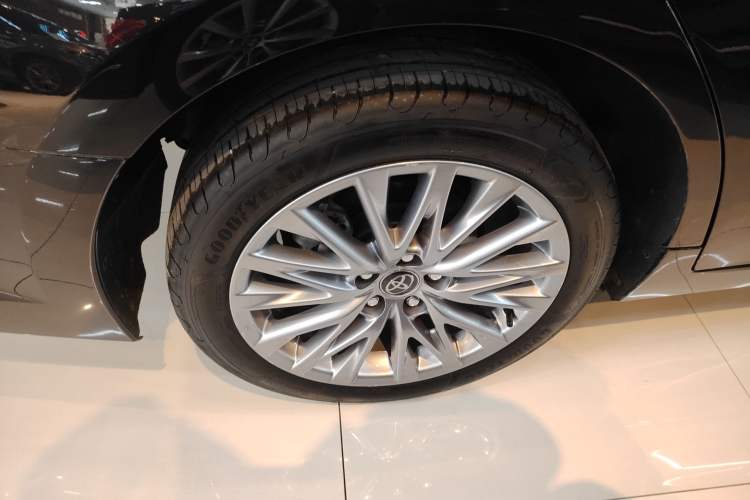 Used Toyota Avalon 2024 Dual-Motor 2.0L Luxury Edition
