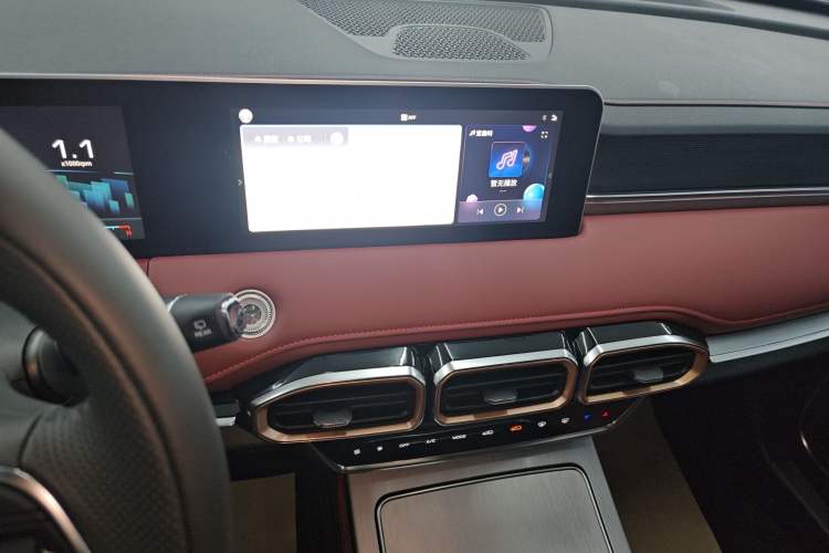 Used JETOUR X70 PLUS 2025 Champion Edition 1.5T DCT Champion MAX 5-seater Audio And AC Panel