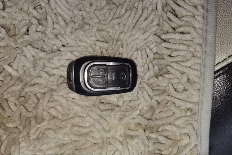 Used Soueast V5 Lingzhi 2017 1.5L Manual New Elite Model
