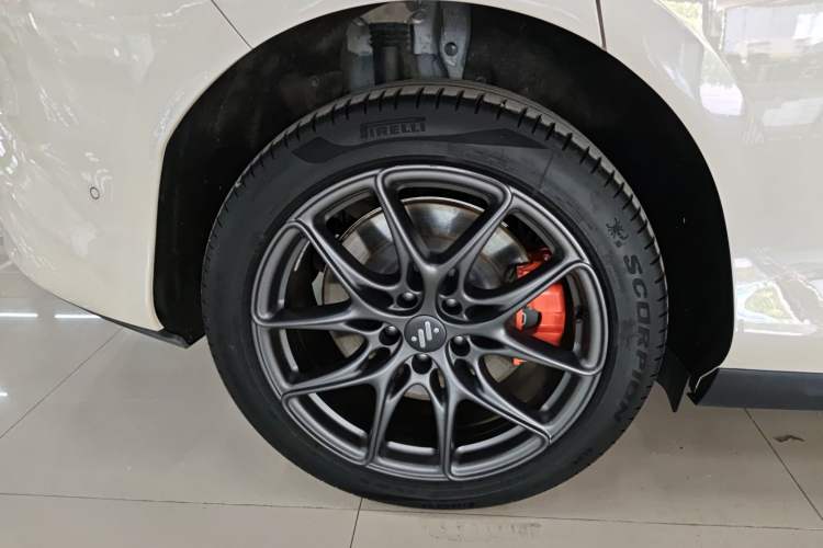 Used IM LS6 2023 Max Standard Edition Right Rear Wheel Hub