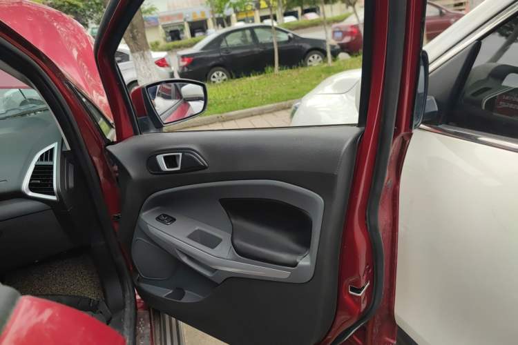 Used Ford EcoSport 2013 1.5L Automatic Fashion Model