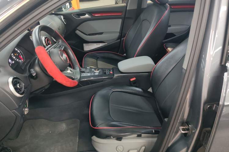 Used Audi A3 2019 Sportback 35 TFSI Fashion Edition China VI Emission Standard Left Front Seat