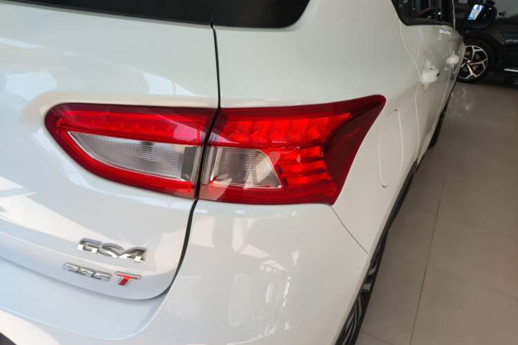 Used GAC Trumpchi GS4 2017 235T Automatic Two-Wheel Drive Luxury Smart Connectivity Version