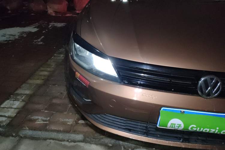 Used Volkswagen Lamando 2015 230TSI DSG Fashion Edition Right Front Headlight