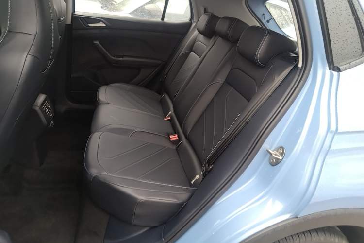 Used Volkswagen Tharu 2025 NewRui 300TSI Prestige Edition
