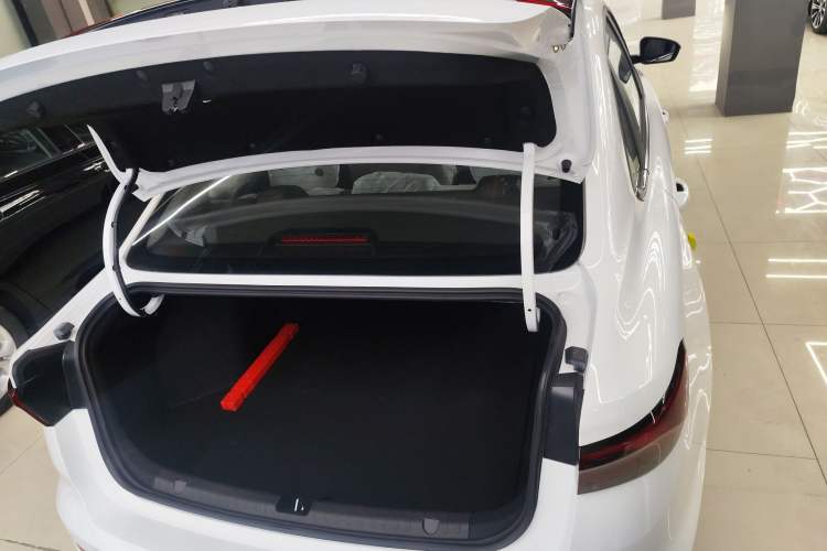 Used Geely Auto Emgrand 2025 4th Generation 1.5L CVT Luxury Version
