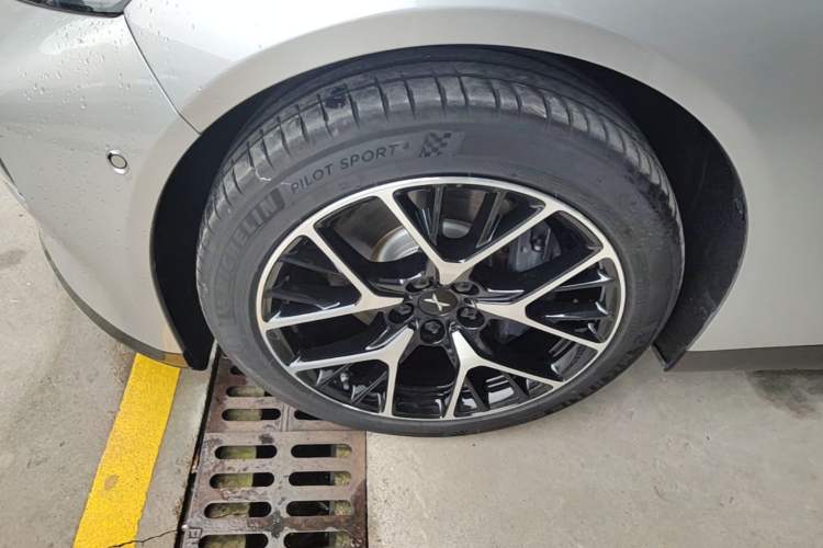 Used XPeng P7 2023 P7i 702 Max Left Front Wheel Hub