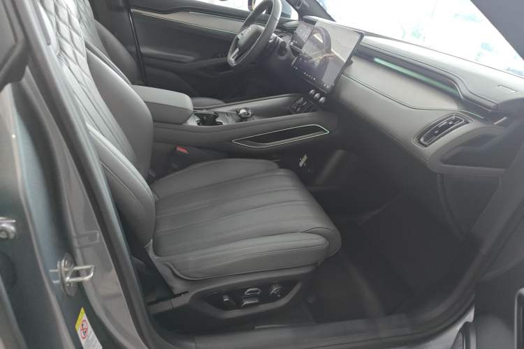 Used BYD Song L EV 2025 Intelligent Driving Version 662 km LiDAR Excellence Edition Right Front Seat