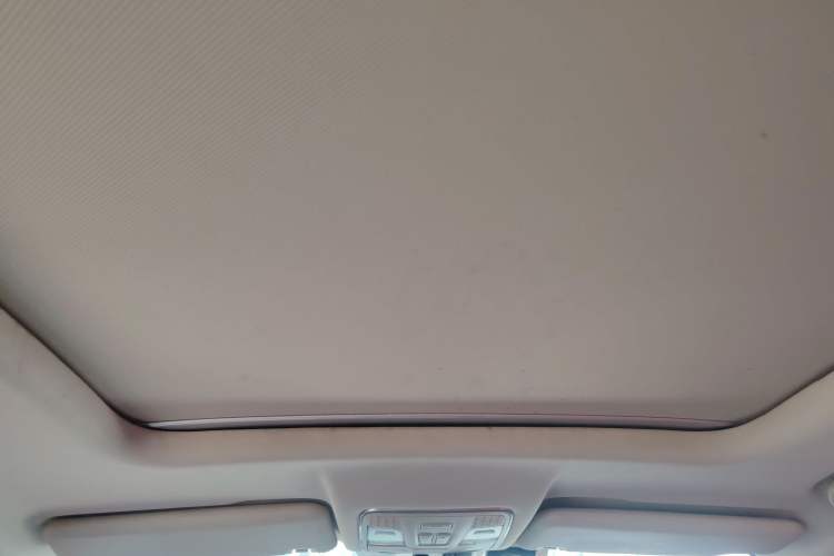 Used Sinotruk VGV U70 2020 1.5T Automatic Smart Luxury 7-Seater