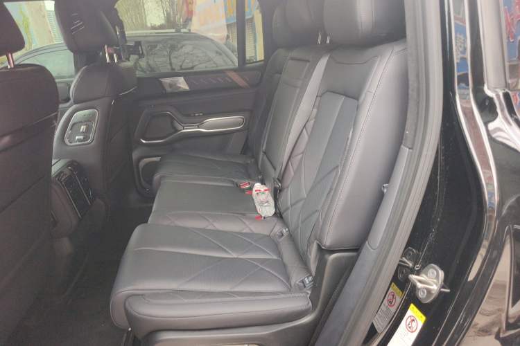 Used Formula Leopard 8 2025 Smart & Brave Flagship Edition 7 Seats