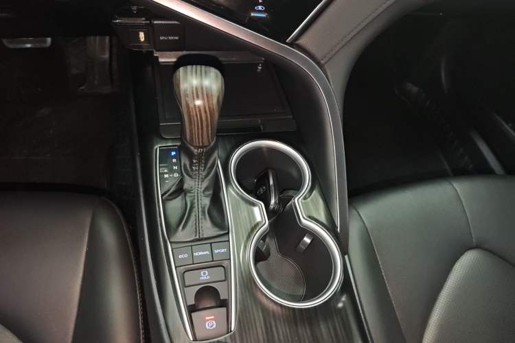 Used Toyota Camry 2023 2.0G Luxury Edition