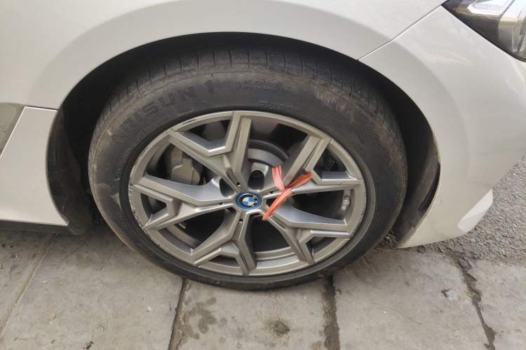 Used BMW i3 2022 eDrive 35 L
