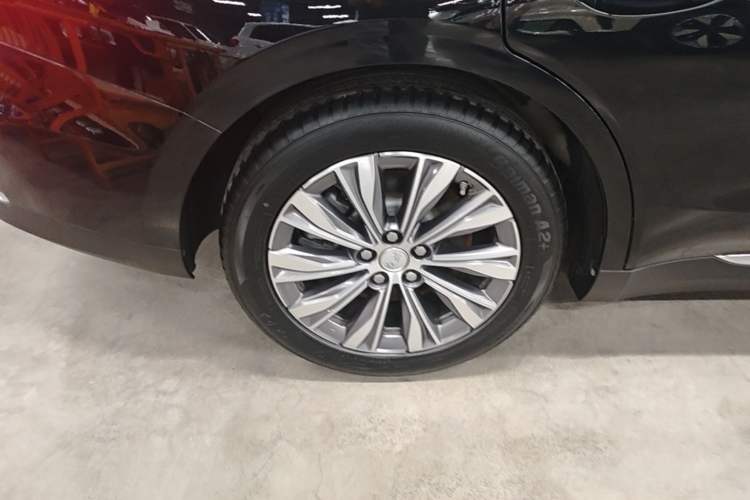 Used Hongqi E-QM5 2022 431 km Charge & Enjoy Edition Exterior 5