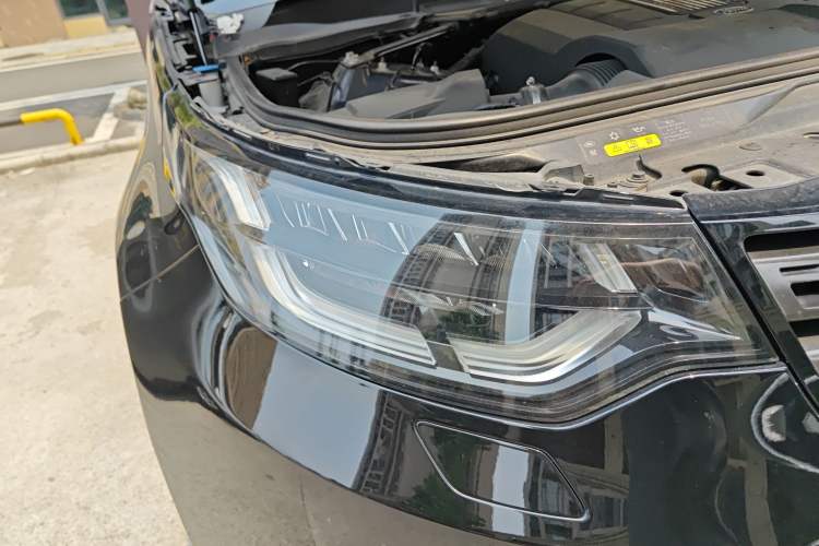 Used Land Rover Discovery 2017 3.0 SC V6 SE Right Front Headlight