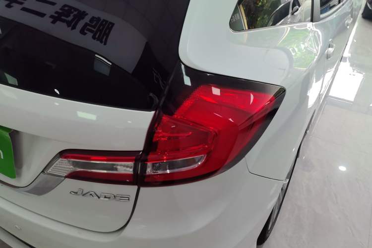 Used Honda Jade 2017 1.8L Automatic Classic Edition 5 seats
