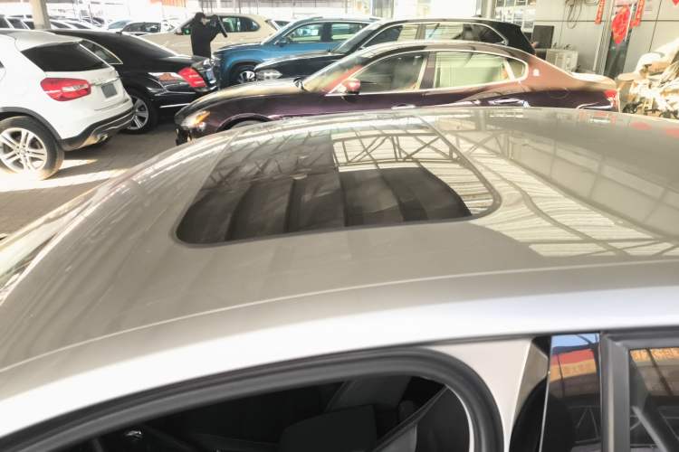 Used Volkswagen Sagitar 2017 230TSI Automatic Comfort Version
