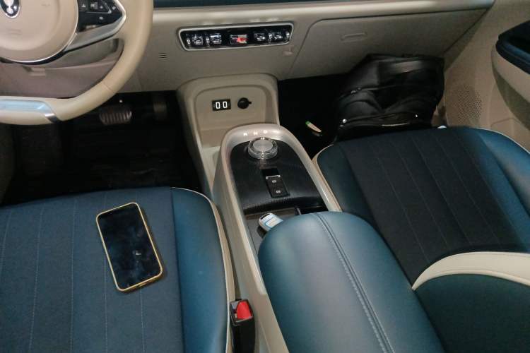 Used ORA Good Cat 2022 Morandi Edition 400km Standard Range Premium Version Lithium Iron Phosphate