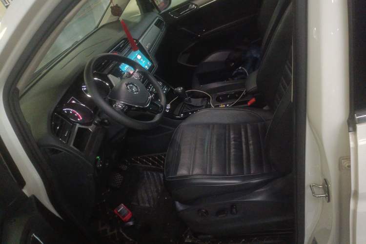 Used Volkswagen Touran 2016 Volkswagen Touran L 280TSI DSG Luxury Edition
