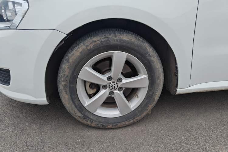 Used Volkswagen Lavida 2013 Revised Classic 1.6L Automatic Fashion Edition
