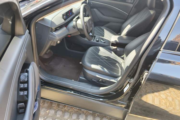 Used Ford Mustang Mach-E 2021 Leap Edition Rear-Drive Version (Standard Range)