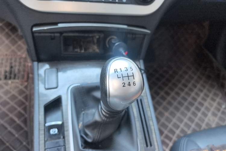 Used Haval H6 Coupe 2015 Blue-Label Facelift 2.0T Manual Two-Wheel Drive Urban Version
