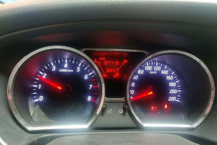 Used Nissan Livina 2013 Jingrui 1.6XL Manual Comfort Edition
