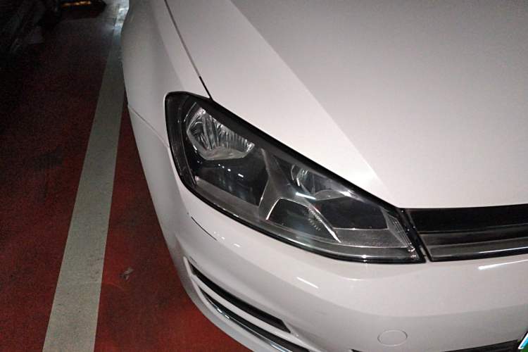 Used Volkswagen Golf 2015 1.6L Automatic Fashion Model Right Front Headlight