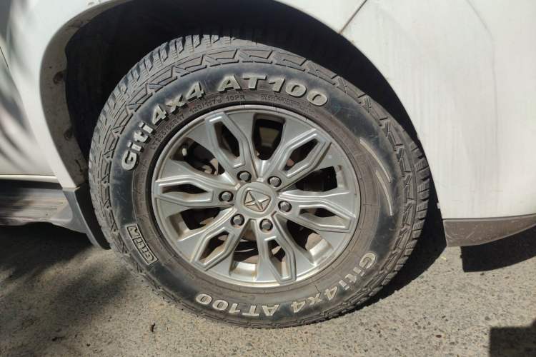 Used JMC Yusheng S350 2018 2.0T Automatic All-Wheel Drive Diesel Luxury Version with Sunroof 5 Seats
