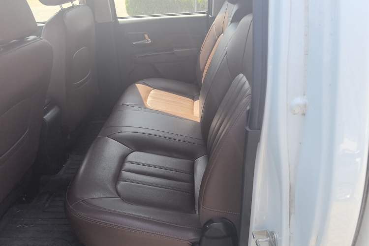 Used Great Wall Wingle 6 2017 2.4L Gasoline 4x4 Elite Version 4G69
