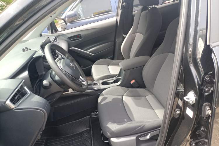 Used Toyota FRONTLANDER 2023 2.0L CVT Elite Edition Left Front Seat