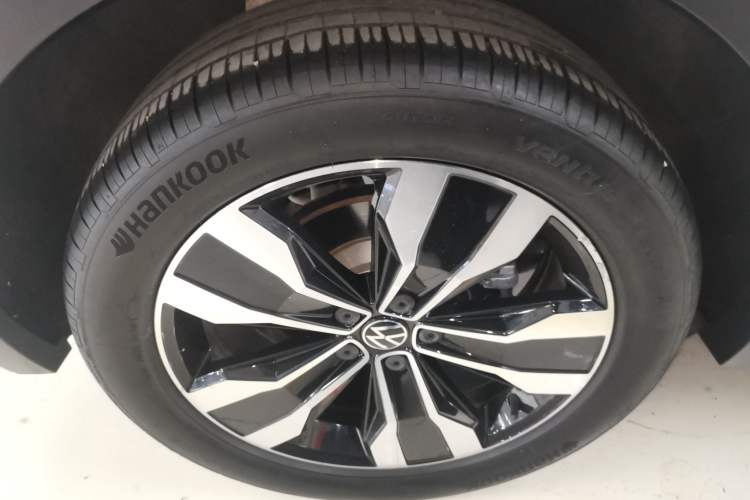 Used Volkswagen Tiguan L 2023 330TSI Automatic Two-Wheel Drive R-Line Enjoyment Edition
