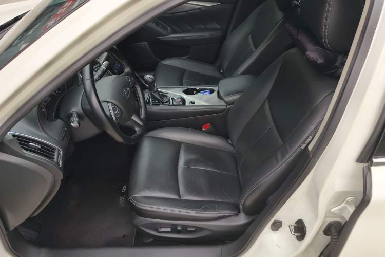 Used Infiniti Q50L 2016 2.0T Ambition Edition Left Front Seat