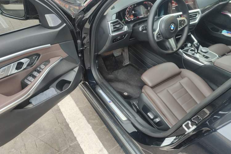 Used BMW 3 Series 2021 Second Facelift 325Li M Sport Package
