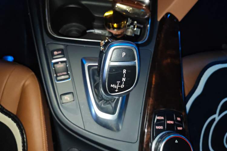 Used BMW 4 Series 2014 435i Convertible Luxury Design Package
