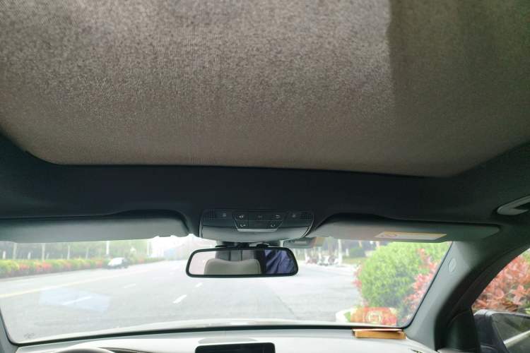 Used Mercedes-Benz GLC 2018 Facelifted GLC 260 4MATIC Dynamic Edition Headliner