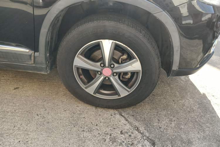 Used Haval H6 2014 Sport Version 1.5T Manual Two-Wheel Drive Elite Edition Right Front Wheel Hub