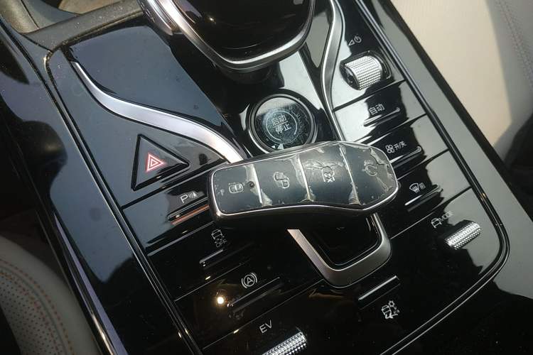 Used BYD Qin PLUS 2024 HONOR Edition DM-i 55KM Leading Model
